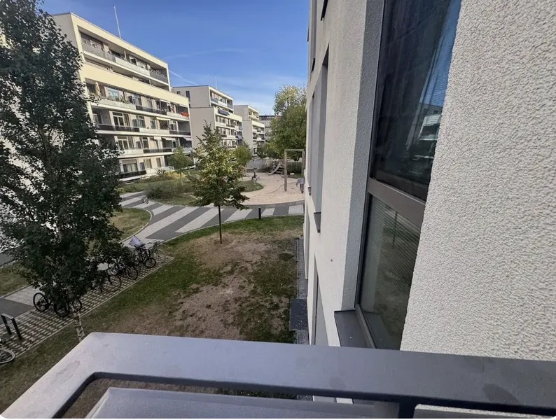 ZWISCHENMIETE 01.11.–10.12.2026: Möblierte 2-Zimmer-Wohnung mit Balkon in Charlottenburg – 1.200 € — photo 1
